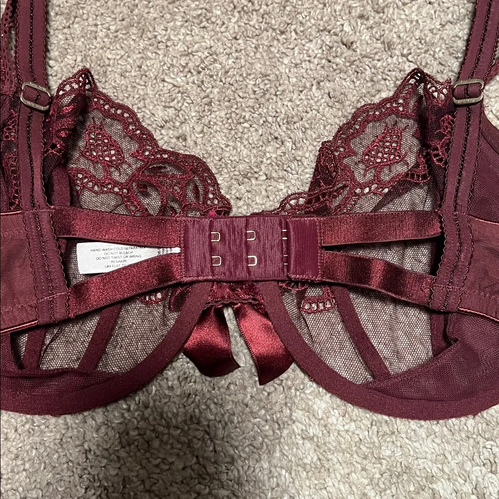 Victoria’s Secret unlined bra with bow, burgundy, size 38D EUC! Vintage 2008 Y2K